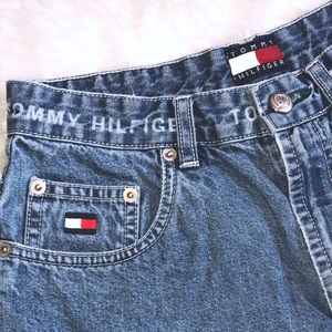 Vintage Tommy Hilfiger high waist shorts. Size 6.